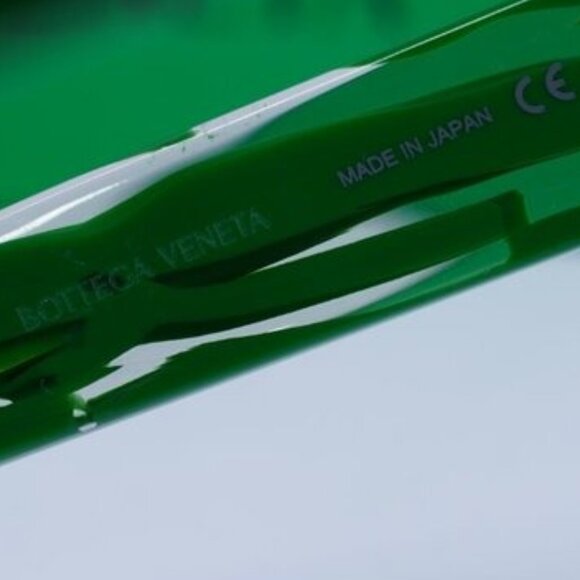?️ New Bottega Veneta BV1143S 004 Sunglasses - Green/White Frame, Green Lenses main image 10